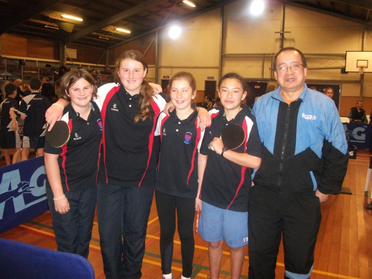Junior Girl’s Team Winners - Tauranga Intermediate. Jasmine Young, Abby Nyhoff, Paige Edelston, Jordan-Lee Munroe-Grennell and Malcolm Wong (Umpire).